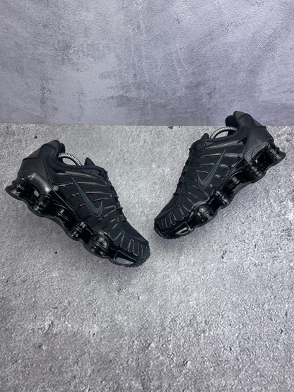 Nike Shox TL Black - buty sportowe, zewnętrzny panel prawego buta