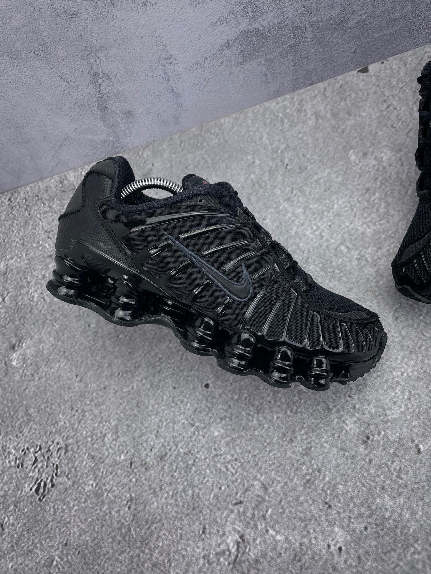 Nike Shox TL Black - buty sportowe, zewnętrzny panel lewego buta
