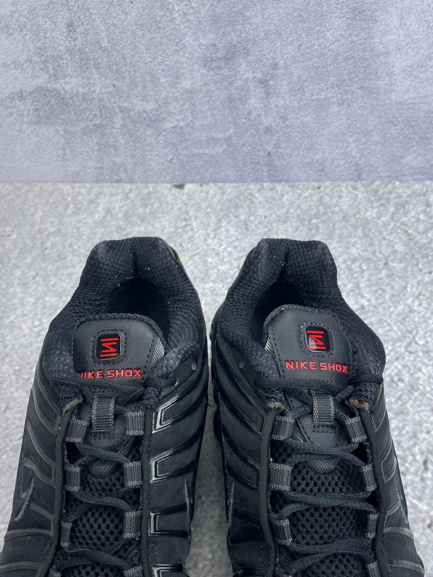 Nike Shox TL Black - buty sportowe, zapiętki butów