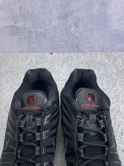Nike Shox TL Black - buty sportowe, zapiętki butów