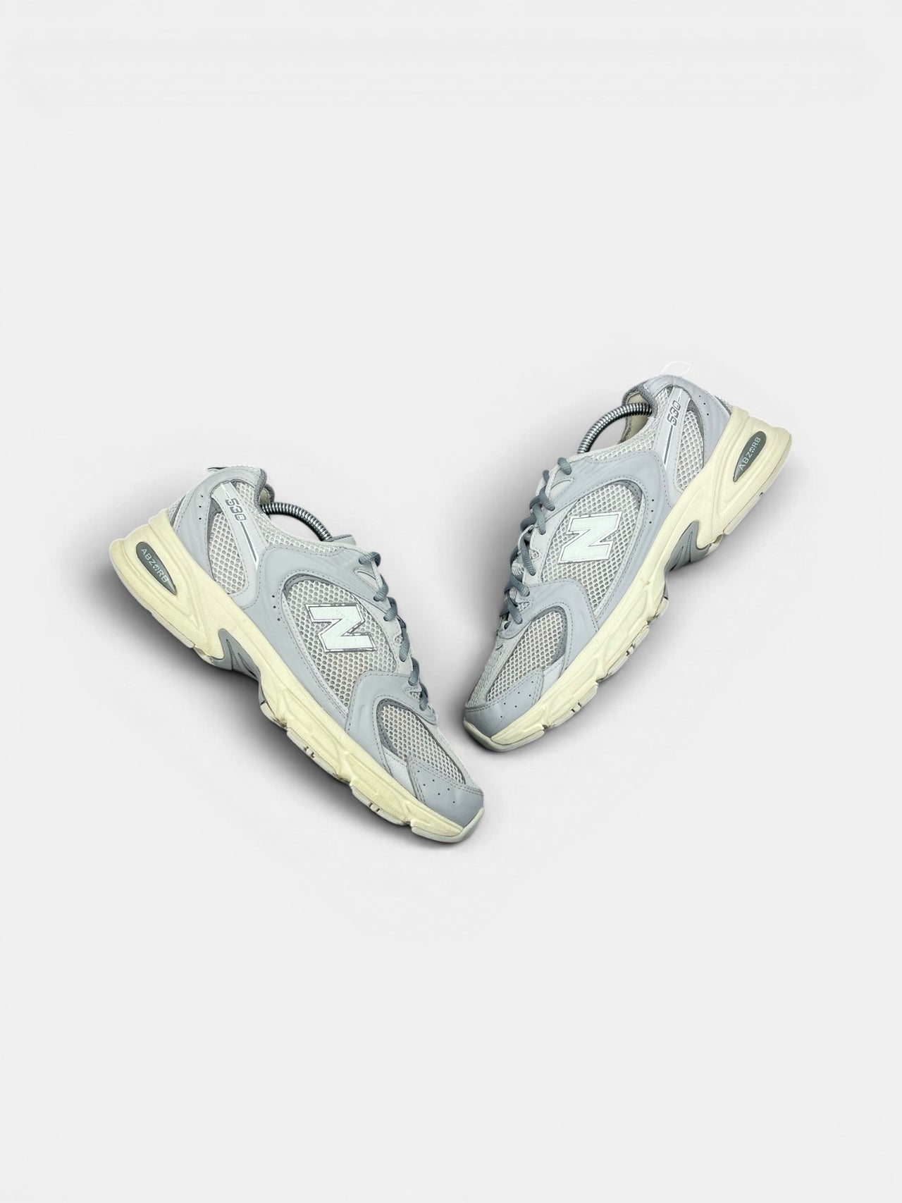 New Balance 530 ABZORB — buty sportowe męskie w bardzo dobrym stanie rozmiar 43, widok z góry na zewnętrzną stronę butów