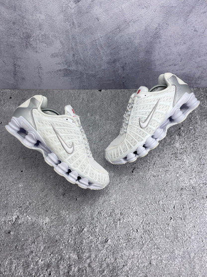Nike Shox TL AR3566-100 - buty sportowe, widok z góry na zewnętrzną stronę butów