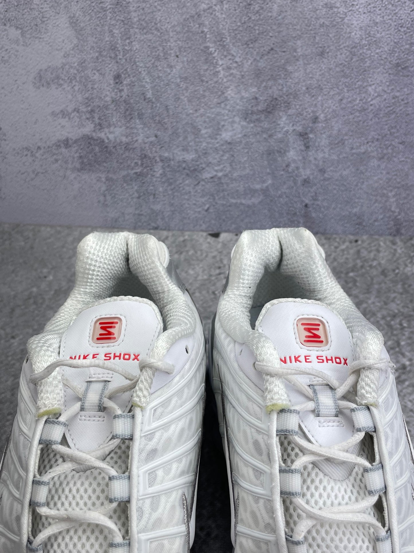 Nike Shox TL AR3566-100 - buty sportowe, zapiętki butów