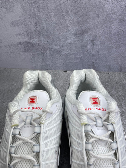 Nike Shox TL AR3566-100 - buty sportowe, zapiętki butów