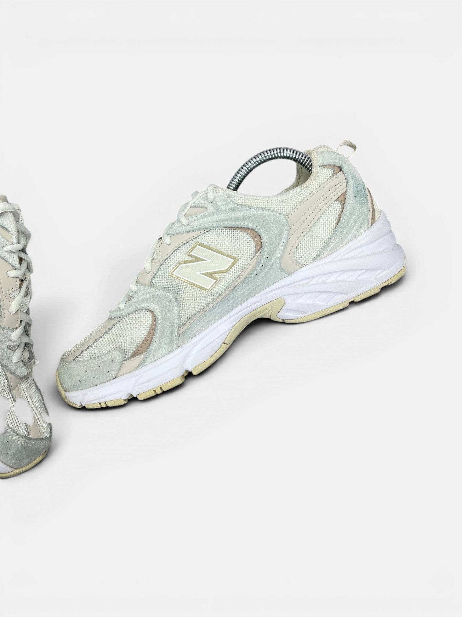 New Balance 530 — buty sportowe damskie w bardzo dobrym stanie rozmiar 40.5, wewnętrzny panel prawego buta