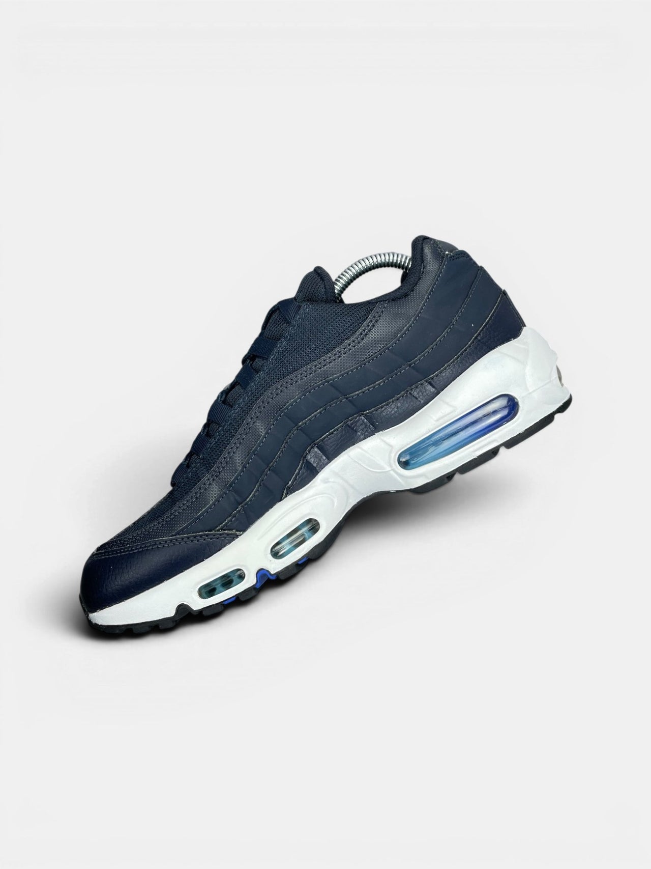 Nike Air Max 95 'Dark Obsidian Racer Blue' Dark Obsidian Racer Blue — buty sportowe męskie w bardzo dobrym stanie rozmiar 42.5, wewnętrzny panel prawego buta