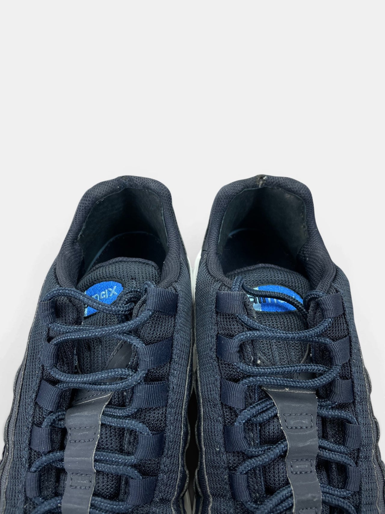 Nike Air Max 95 'Dark Obsidian Racer Blue' Dark Obsidian Racer Blue — buty sportowe męskie w bardzo dobrym stanie rozmiar 42.5, zapiętki butów