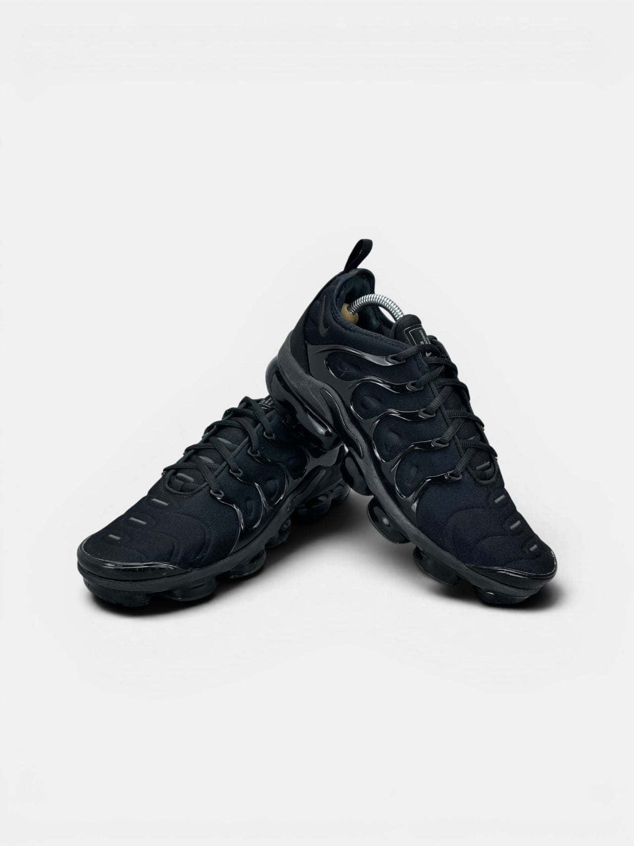 Nike Air VaporMax Plus Triple Black — buty sportowe męskie w bardzo dobrym stanie rozmiar 42.5, boczny profil