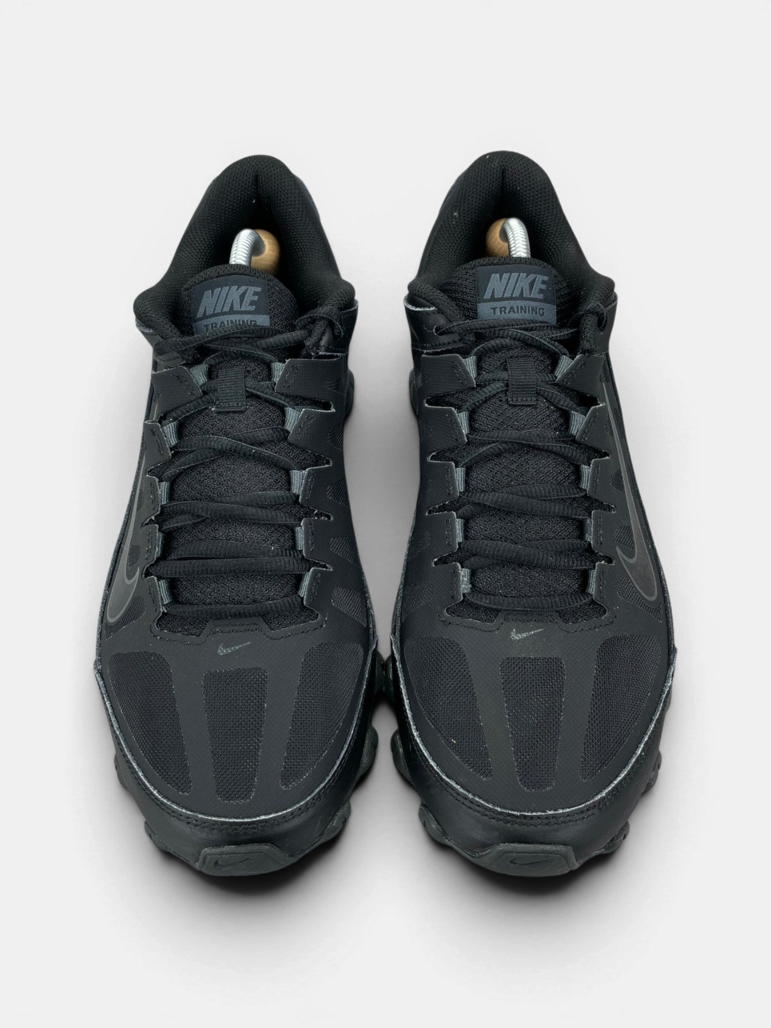 Nike Reax 8 TR Black — buty sportowe męskie w bardzo dobrym stanie rozmiar 44.5, widok z góry