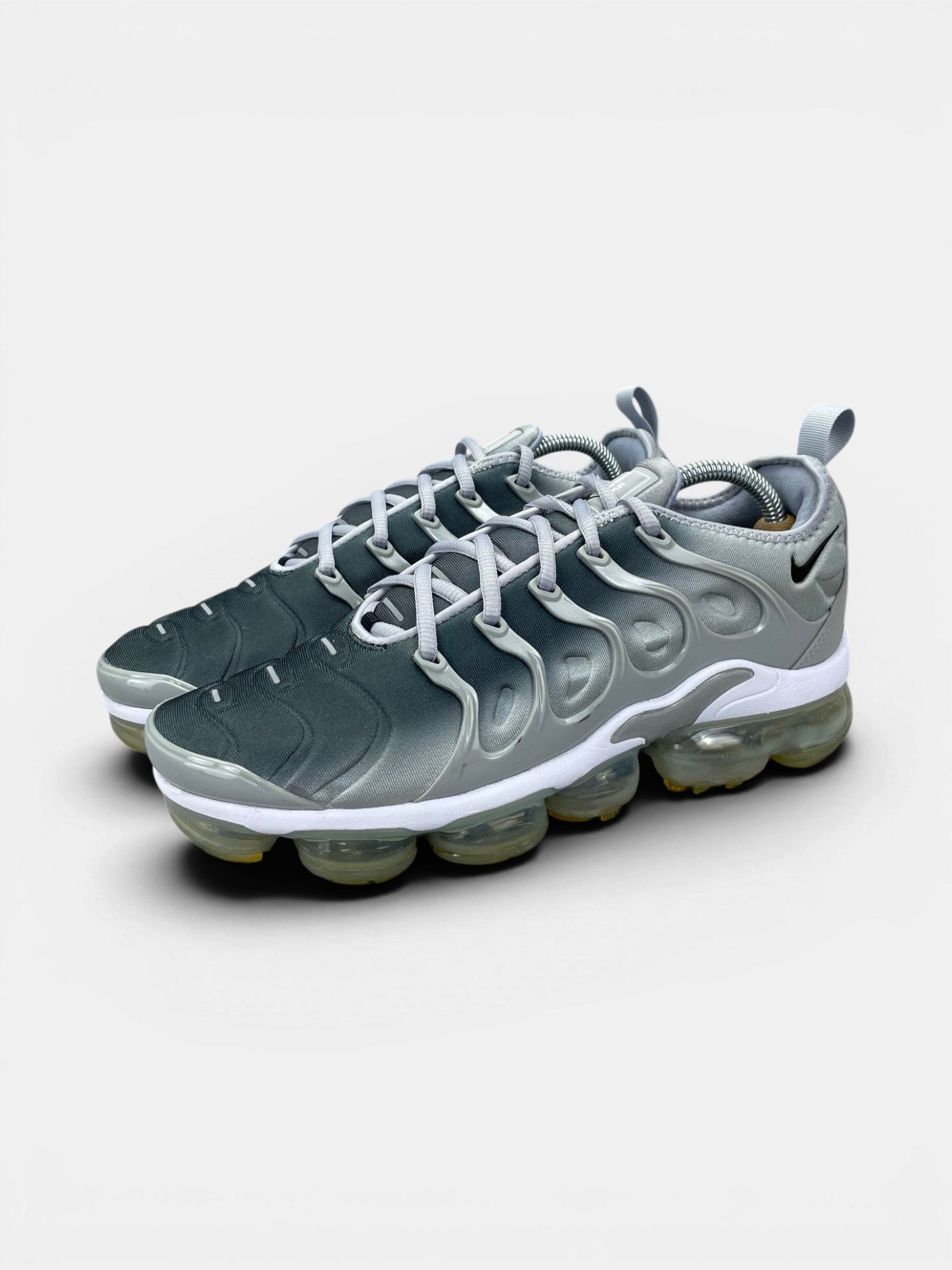 Nike Air Vapormax Plus — buty sportowe męskie w bardzo dobrym stanie rozmiar 42.5, para butów