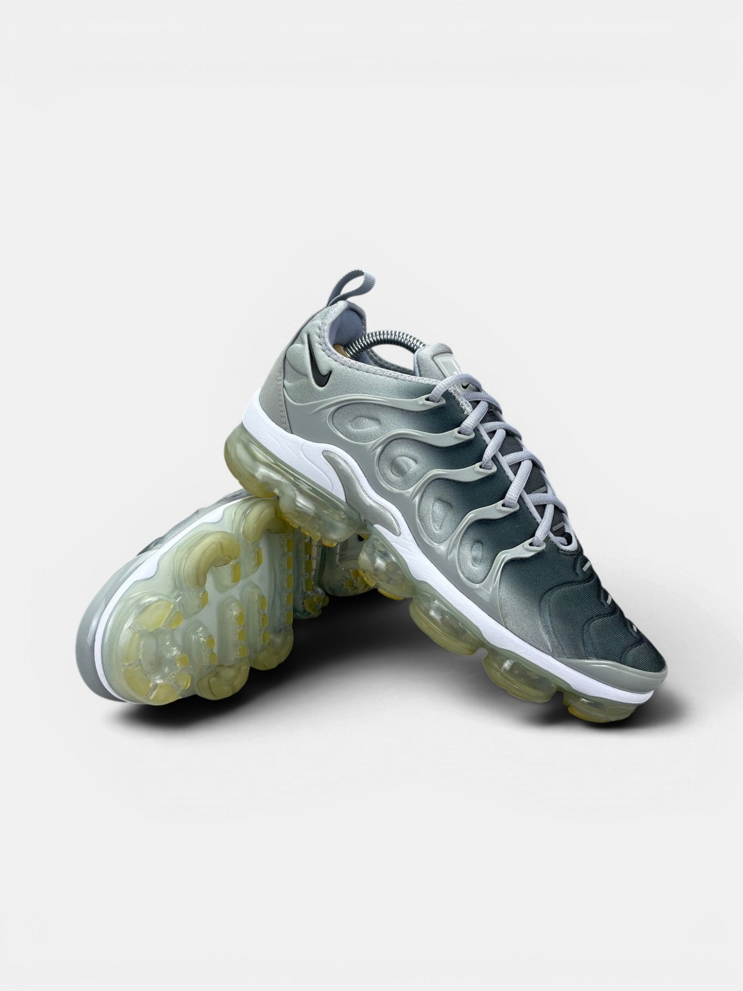 Nike Air Vapormax Plus — buty sportowe męskie w bardzo dobrym stanie rozmiar 42.5, para butów