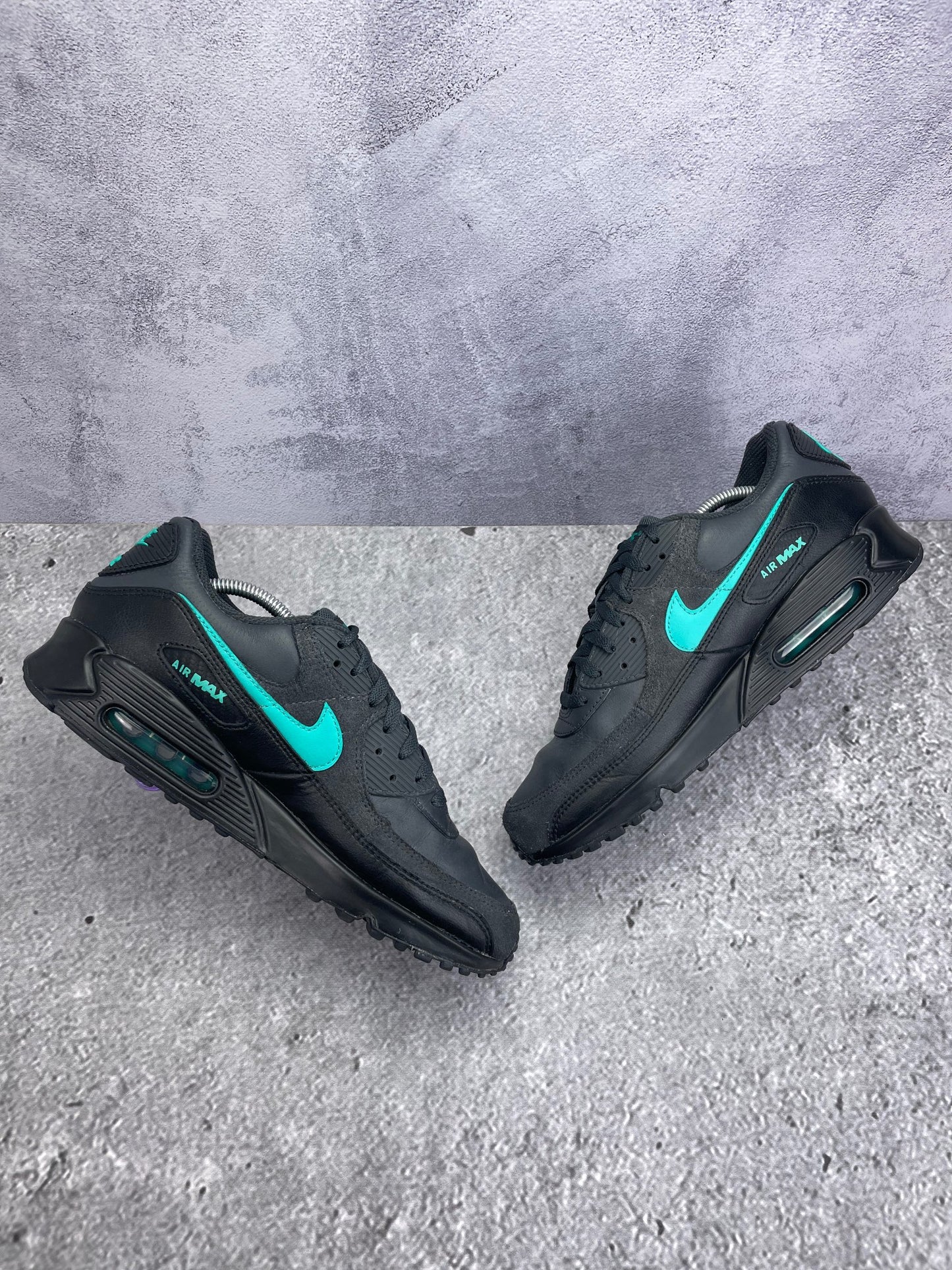 Nike Air Max 90 Black Aurora Green - buty sportowe, zewnętrzny panel prawego buta