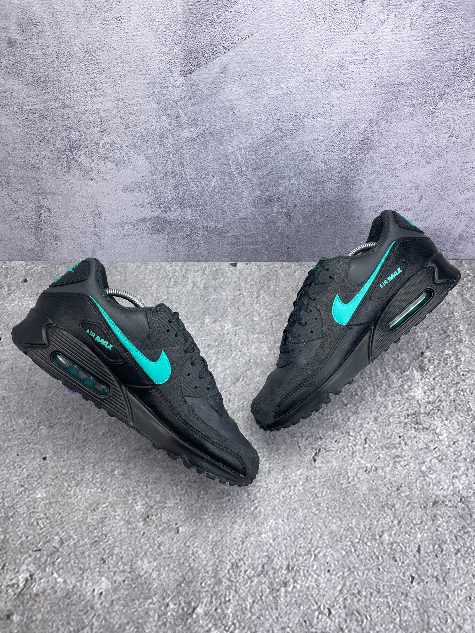 Nike Air Max 90 Black Aurora Green - buty sportowe, zewnętrzny panel prawego buta