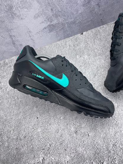 Nike Air Max 90 Black Aurora Green - buty sportowe, wewnętrzny panel lewego buta