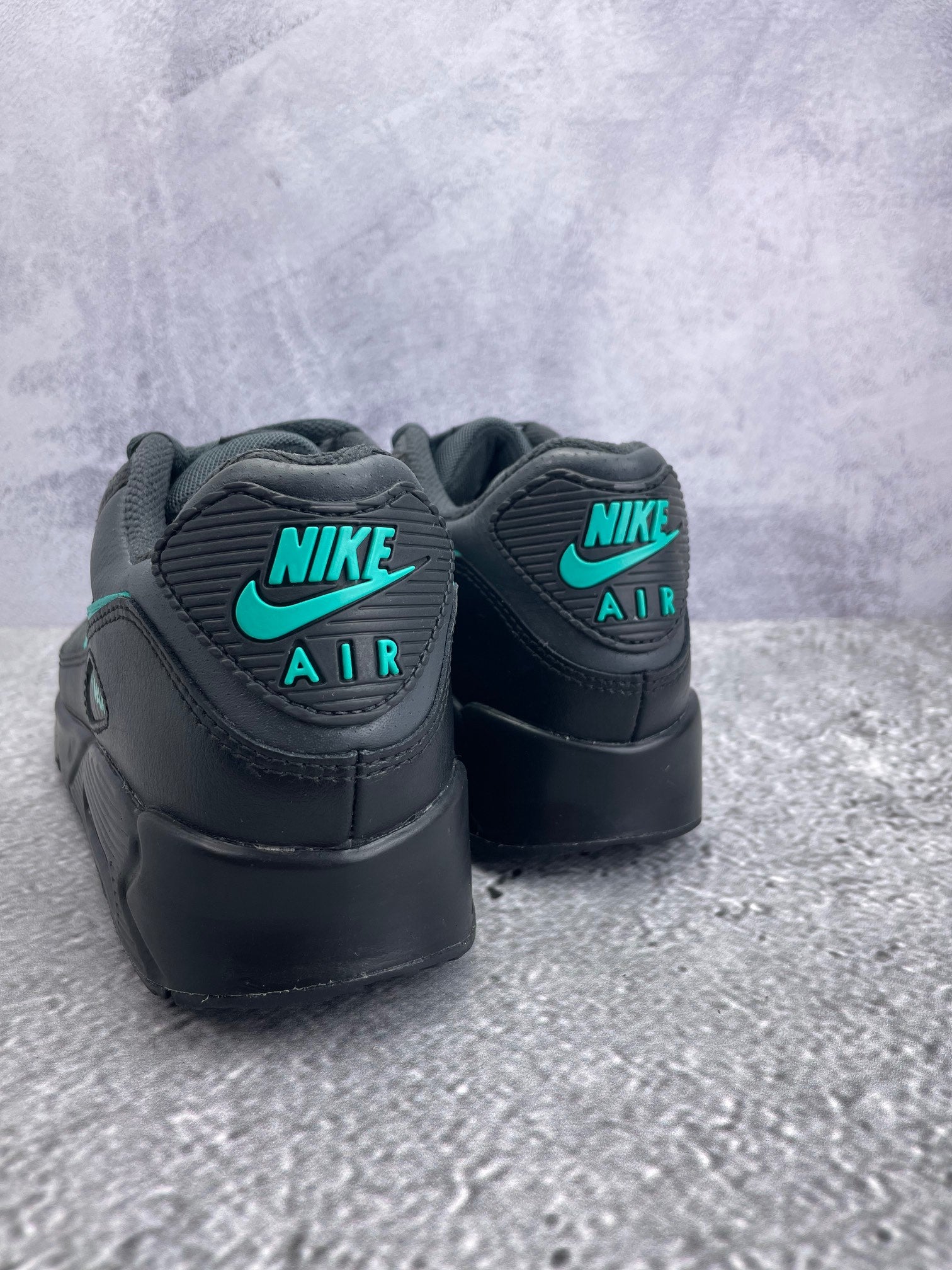 Nike Air Max 90 Black Aurora Green - buty sportowe, widok z tyłu