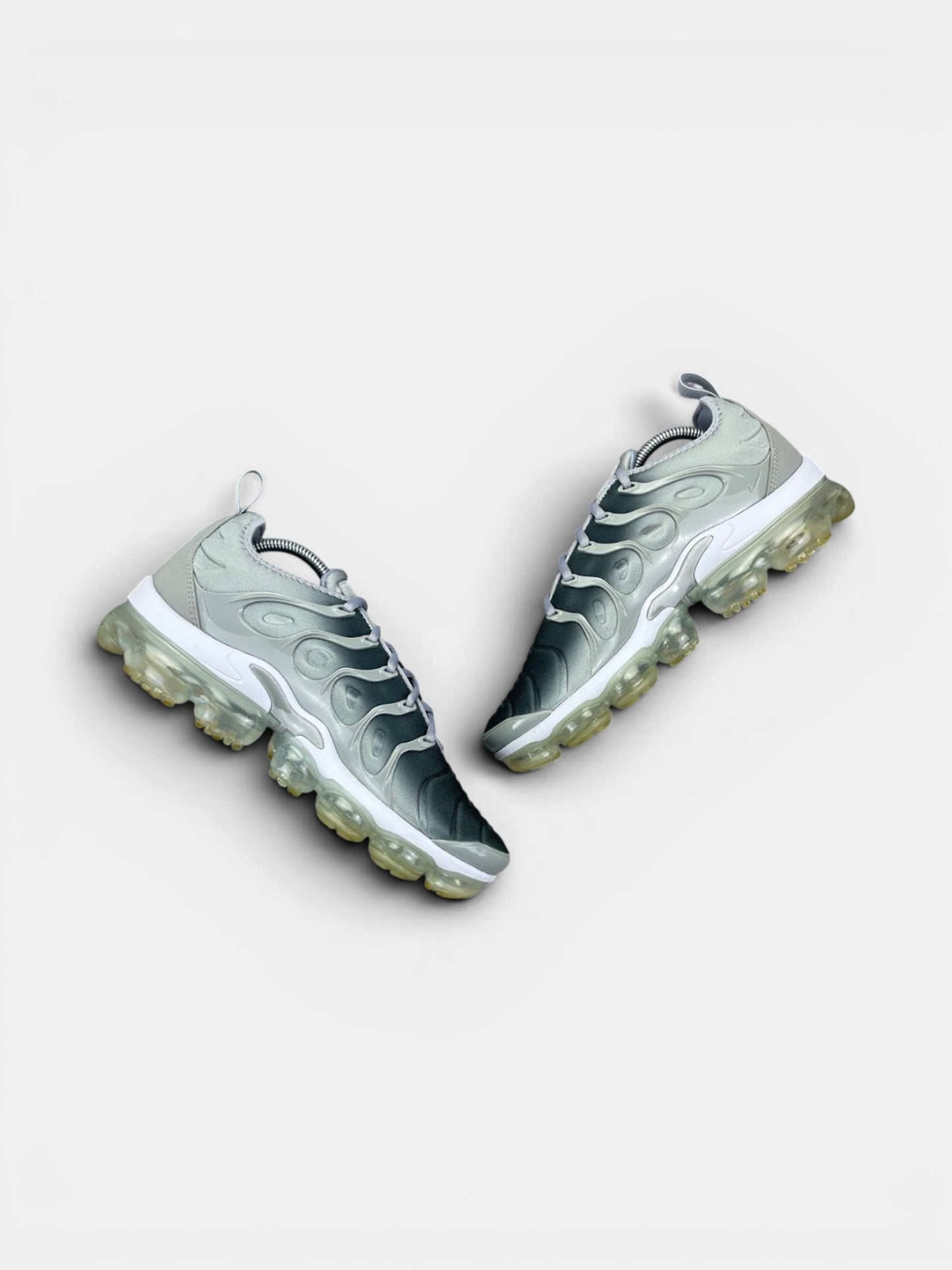 Nike Air Vapormax Plus — buty sportowe męskie w bardzo dobrym stanie rozmiar 42.5, para butów