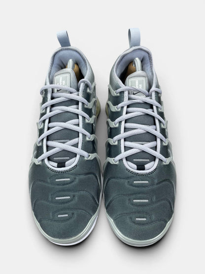 Nike Air Vapormax Plus — buty sportowe męskie w bardzo dobrym stanie rozmiar 42.5, widok z góry