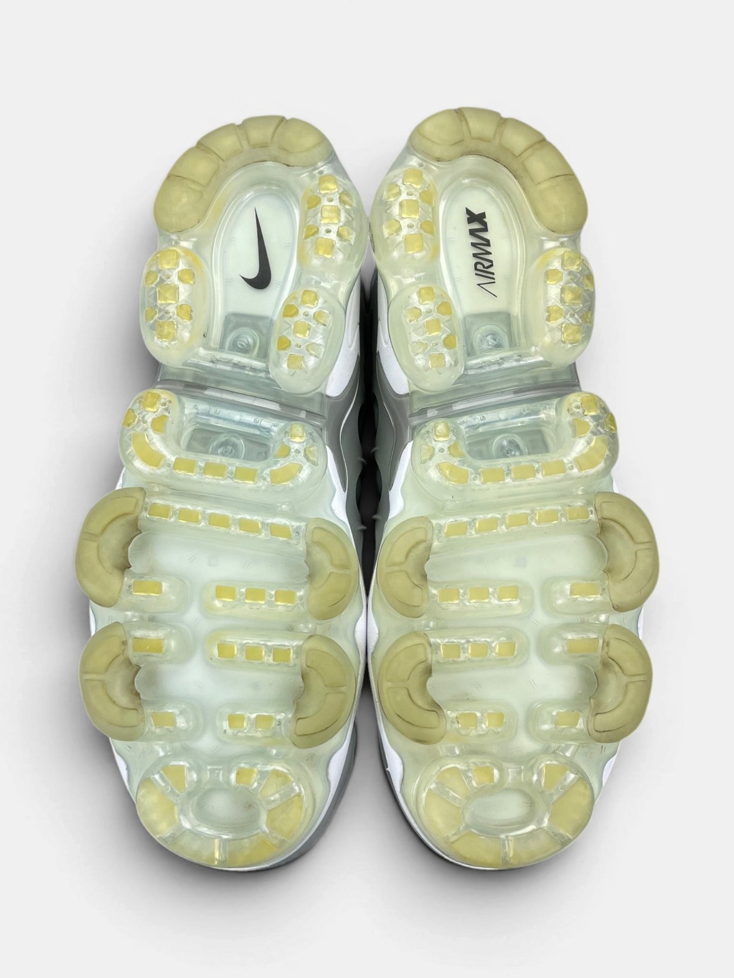 Nike Air Vapormax Plus — buty sportowe męskie w bardzo dobrym stanie rozmiar 42.5, podeszwa