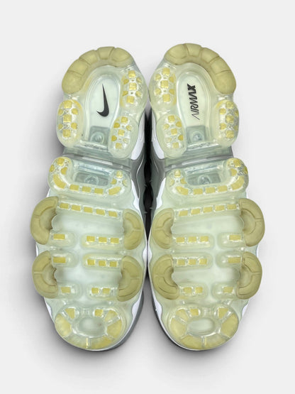 Nike Air Vapormax Plus — buty sportowe męskie w bardzo dobrym stanie rozmiar 42.5, podeszwa