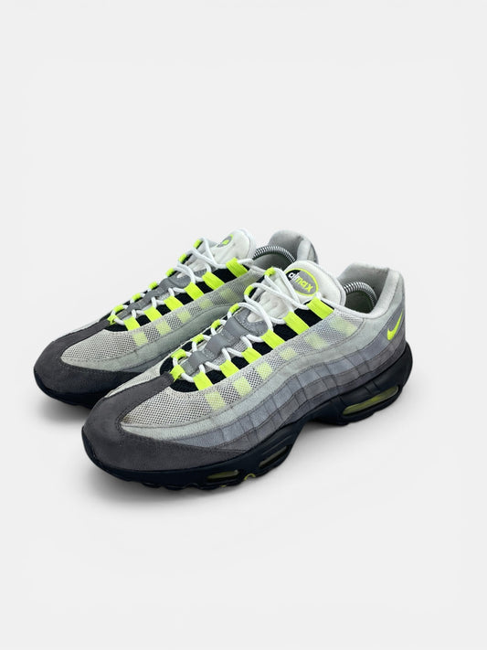 Nike Air Max 95 OG Neon - buty sportowe, widok z boku