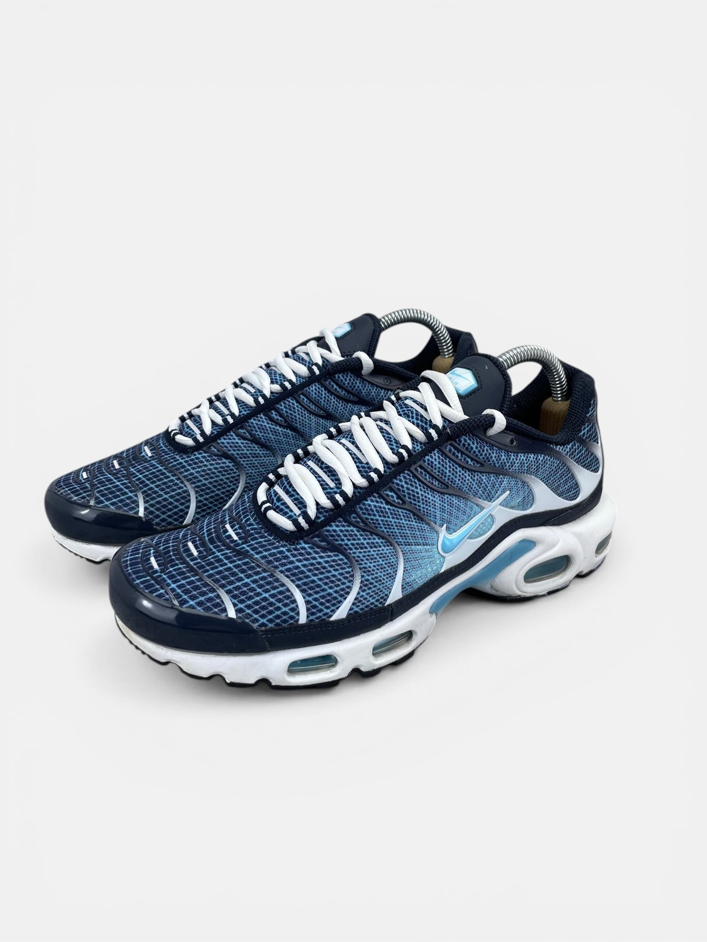 Nike Air Max Plus Dark Obsidian - buty sportowe, widok z boku
