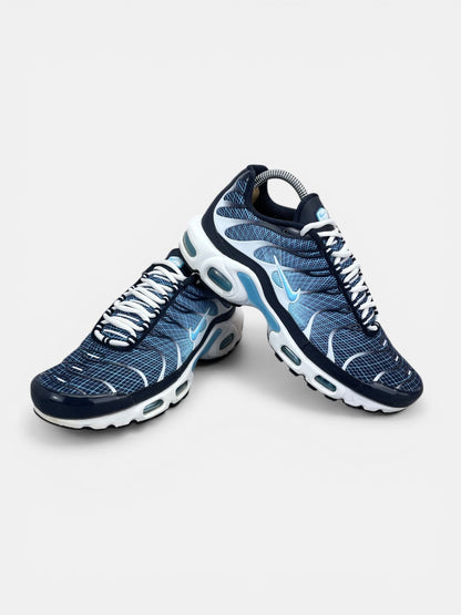 Nike Air Max Plus Dark Obsidian - buty sportowe, boczny profil