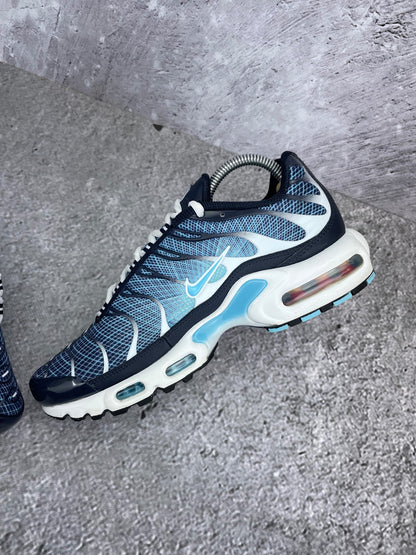 Nike Air Max Plus Dark Obsidian - buty sportowe, wewnętrzny panel prawego buta