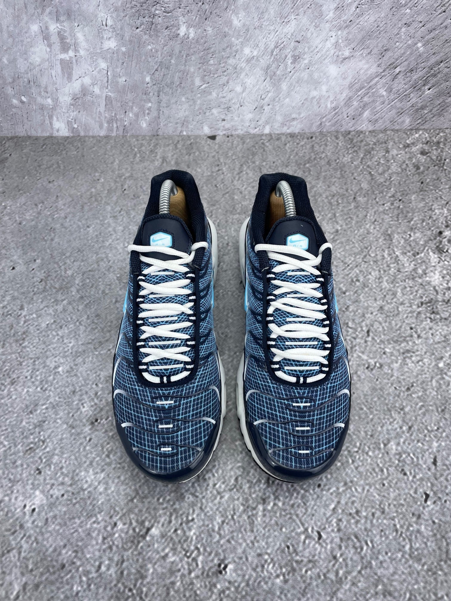 Nike Air Max Plus Dark Obsidian - buty sportowe, widok z góry