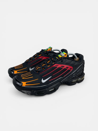 Nike Air Max Plus 3 Black Orange - buty sportowe, widok z boku