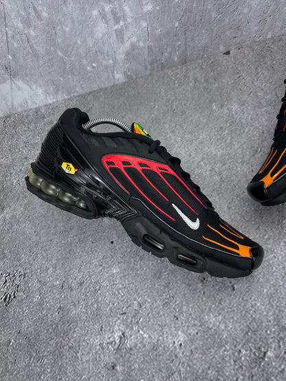 Nike Air Max Plus 3 Black Orange - buty sportowe, wewnętrzny panel lewego buta