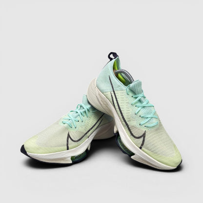 Nike Air Zoom Tempo NEXT% — buty sportowe męskie w bardzo dobrym stanie rozmiar 44.5, para butów
