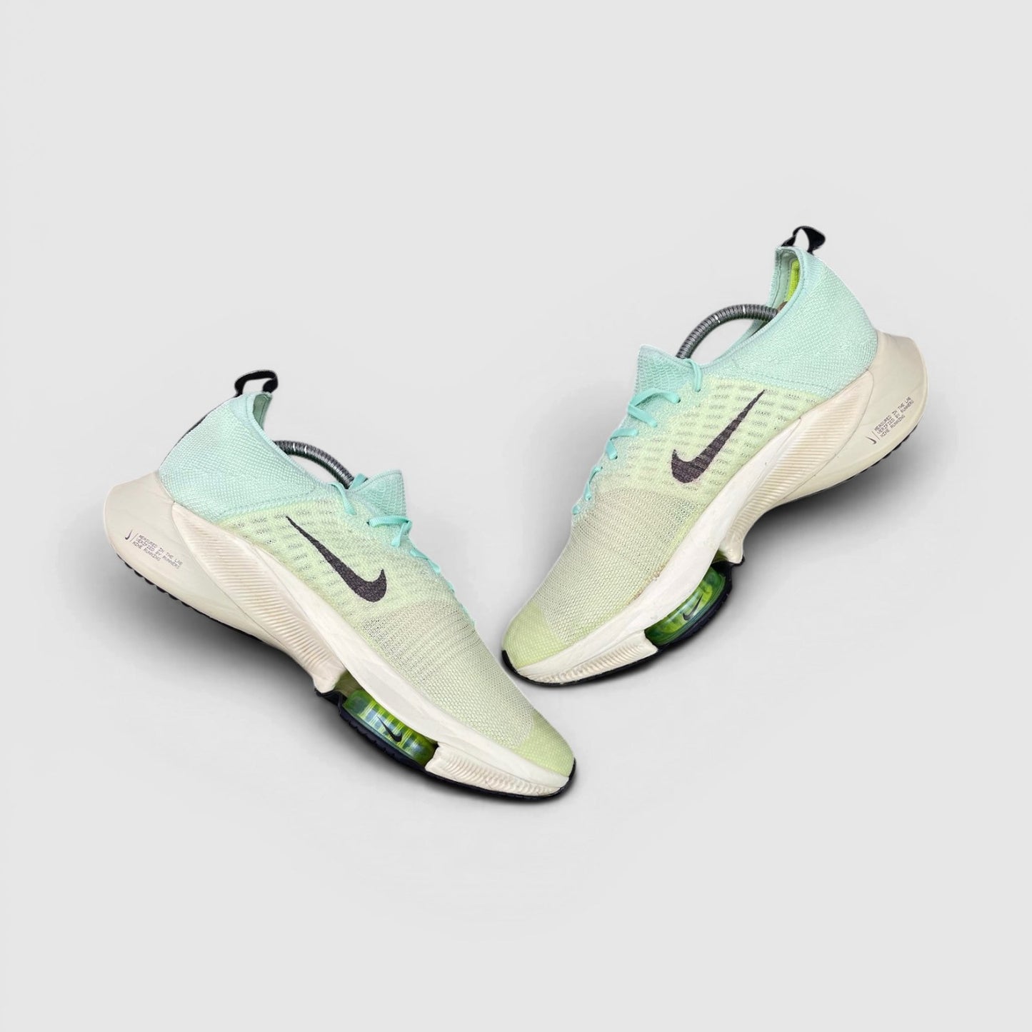 Nike Air Zoom Tempo NEXT% — buty sportowe męskie w bardzo dobrym stanie rozmiar 44.5, widok z góry