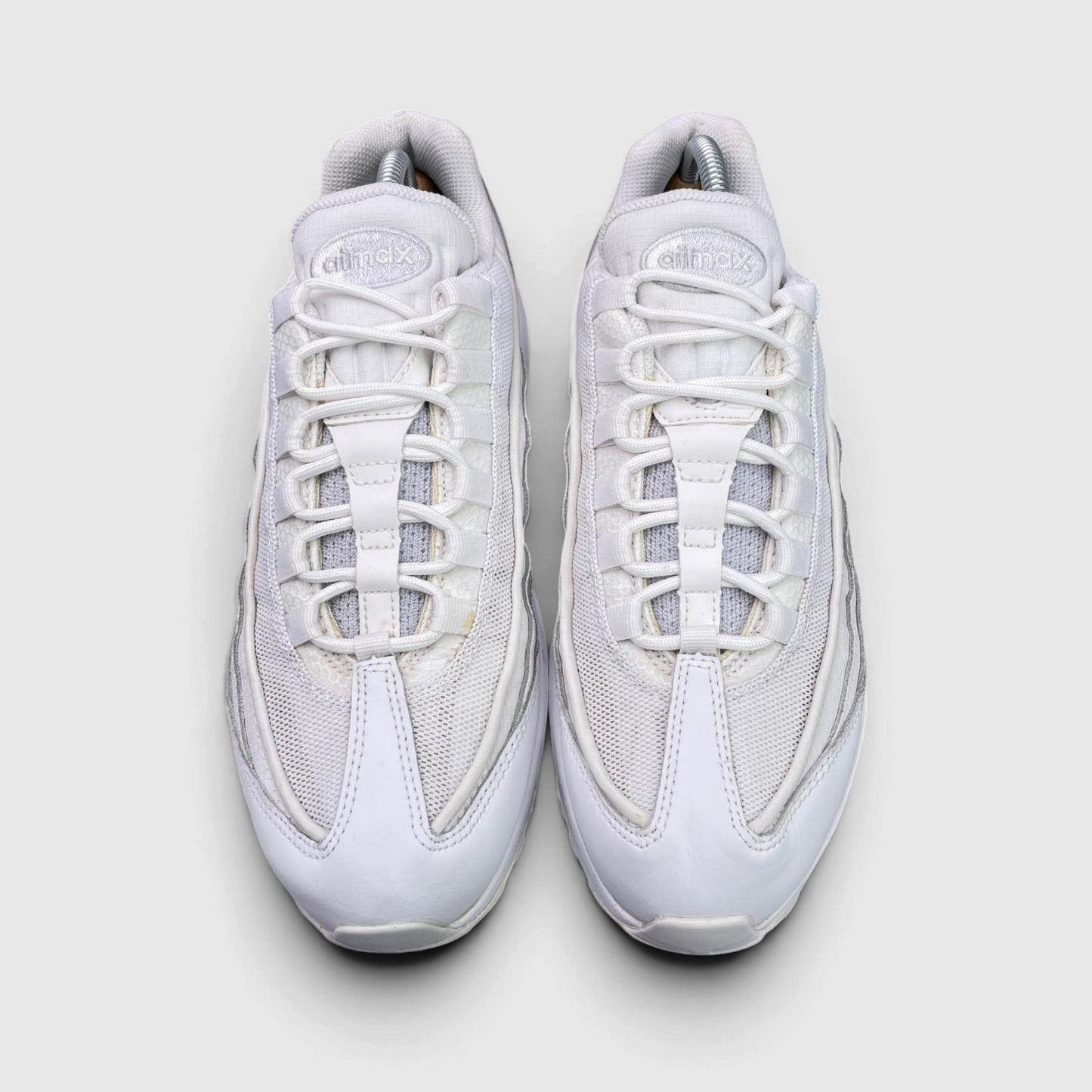 Nike Air Max 95 Essential Triple White — buty sportowe męskie w bardzo dobrym stanie rozmiar 42, widok z góry