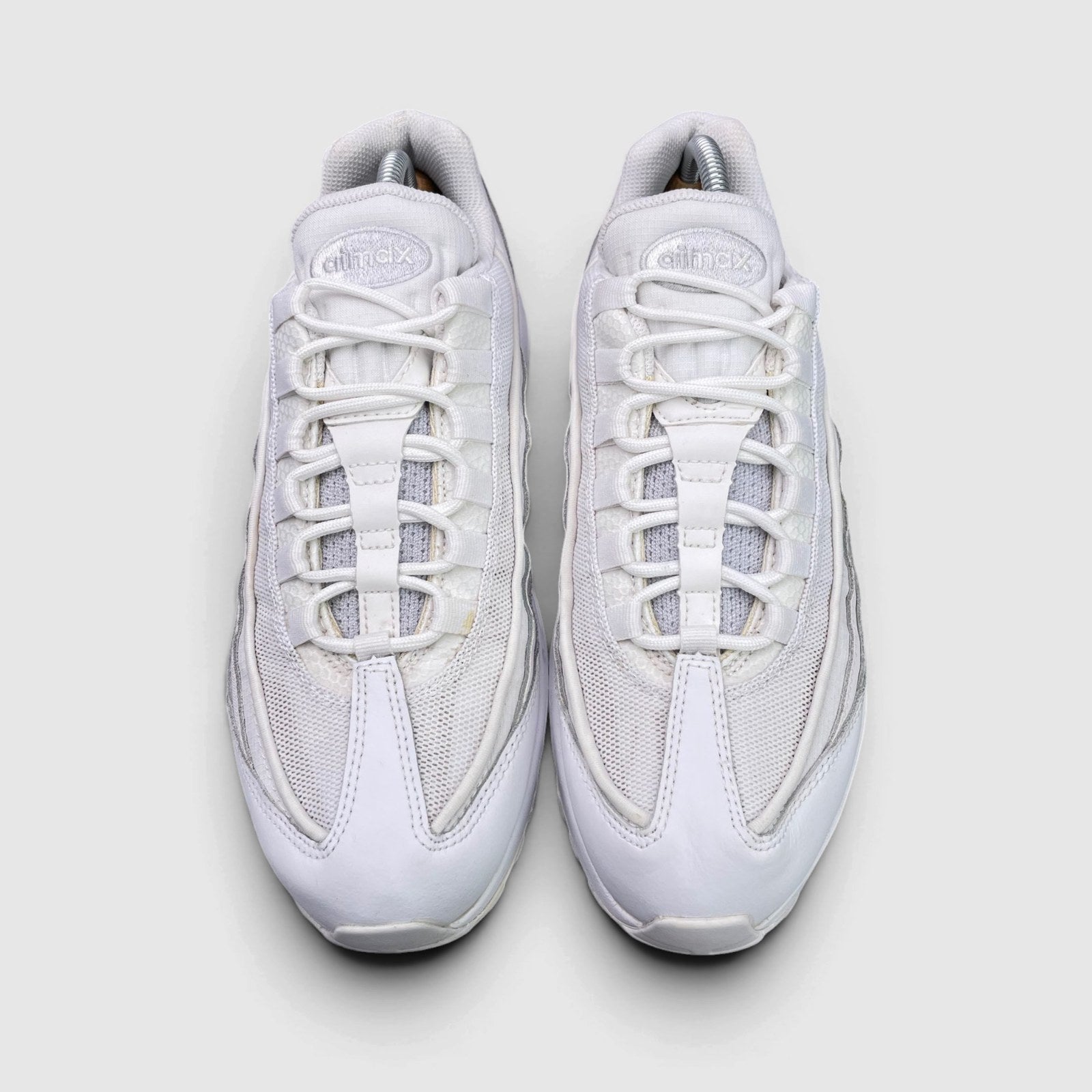 Nike Air Max 95 Essential Triple White — buty sportowe męskie w bardzo dobrym stanie rozmiar 42, widok z góry
