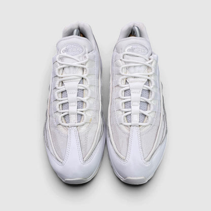 Nike Air Max 95 Essential Triple White — buty sportowe męskie w bardzo dobrym stanie rozmiar 42, widok z góry