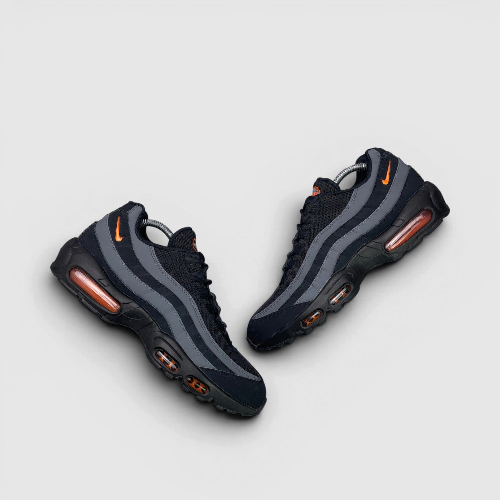 Nike Air Max 95 Black/Grey Safety Orange — buty sportowe męskie w bardzo dobrym stanie rozmiar 44, para butów