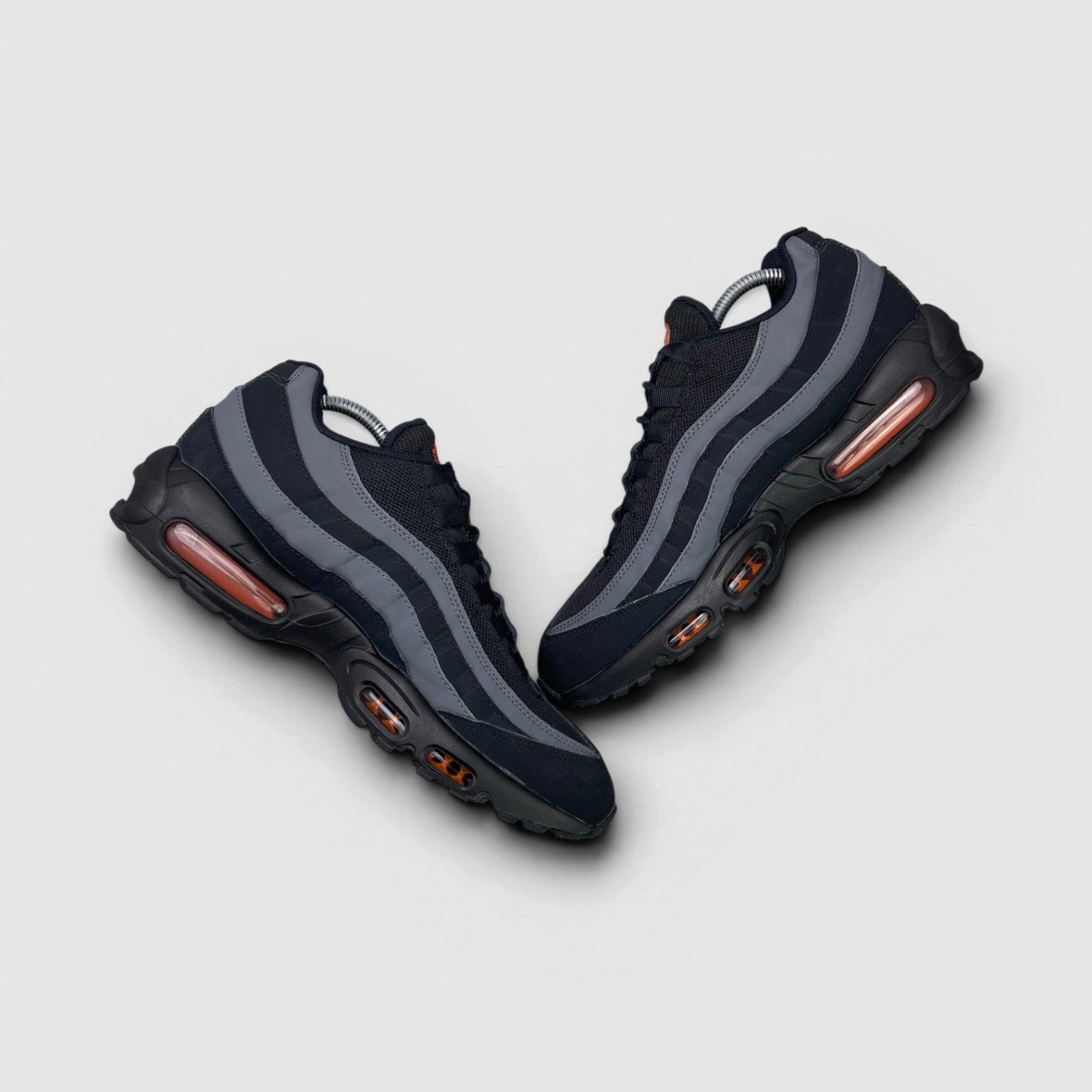 Nike Air Max 95 Black/Grey Safety Orange — buty sportowe męskie w bardzo dobrym stanie rozmiar 44, para butów