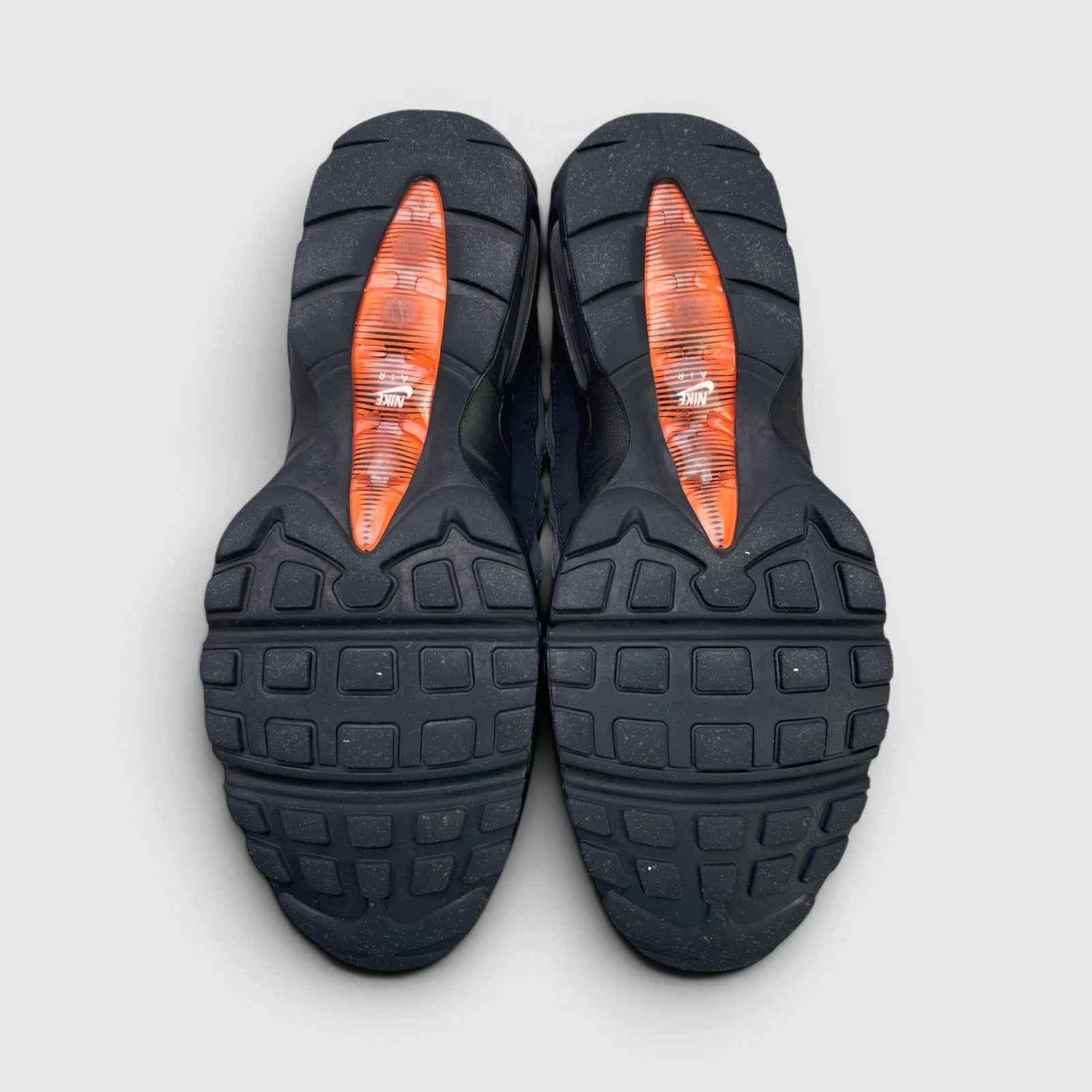 Nike Air Max 95 Black/Grey Safety Orange — buty sportowe męskie w bardzo dobrym stanie rozmiar 44, podeszwa