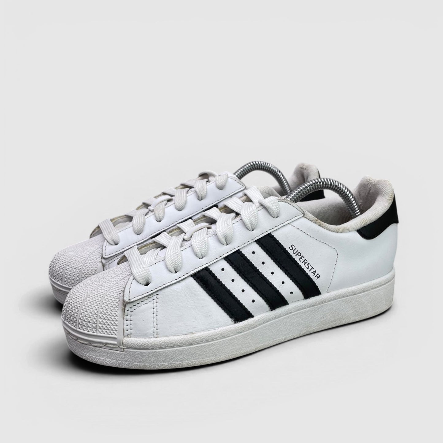 Adidas Superstar II Cloud White Black — buty sportowe damskie w bardzo dobrym stanie rozmiar 38, boczny profil, lewa strona