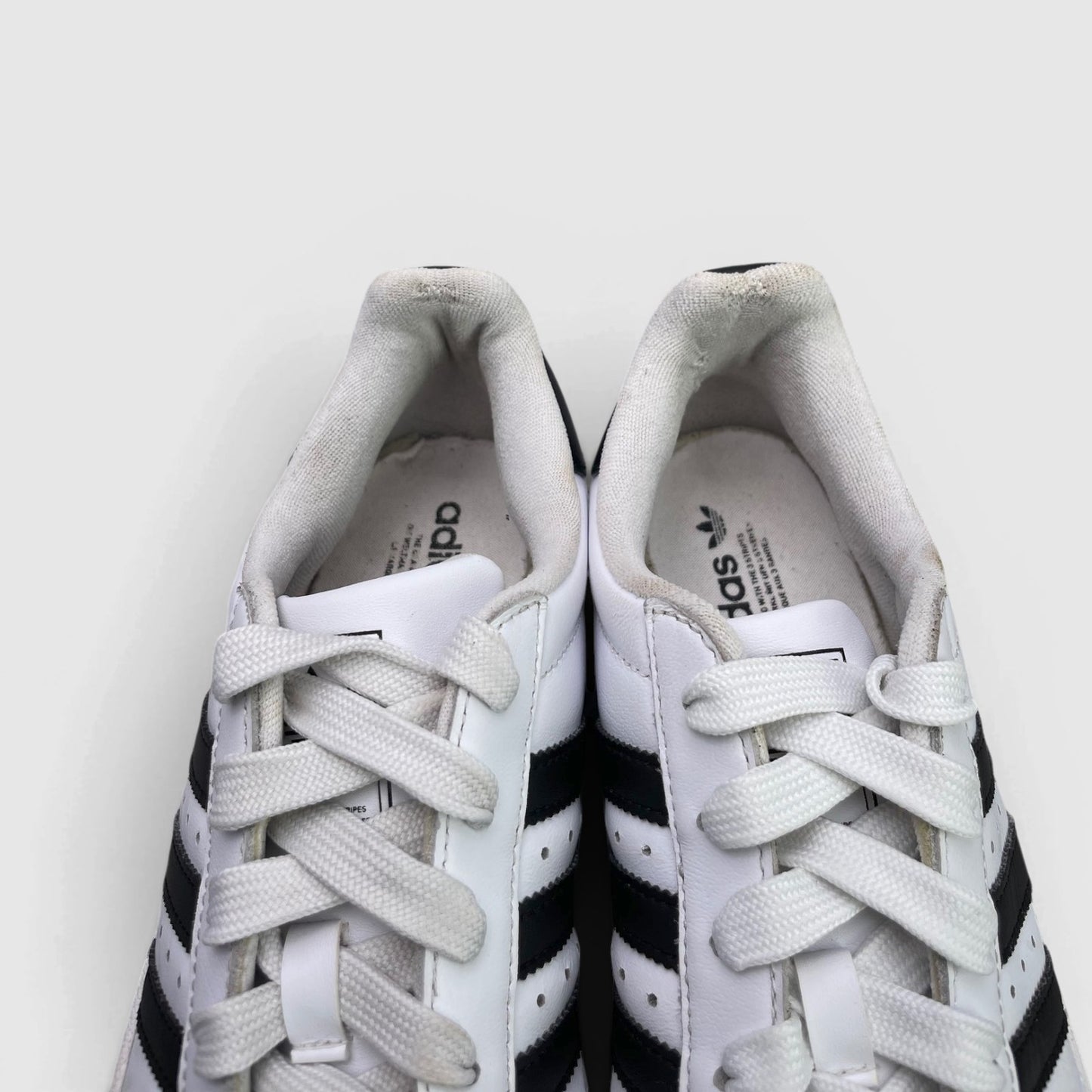 Adidas Superstar II Cloud White Black — buty sportowe damskie w bardzo dobrym stanie rozmiar 38, wkładka