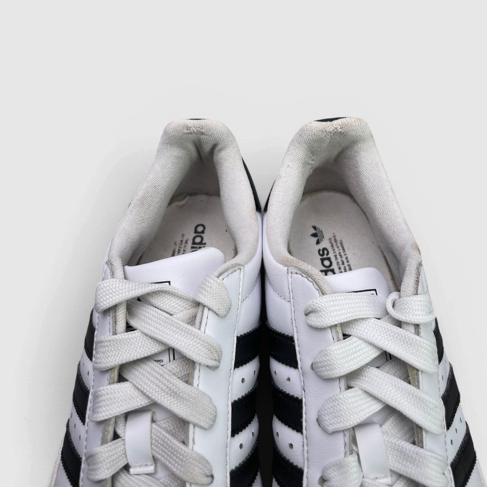 Adidas Superstar II Cloud White Black — buty sportowe damskie w bardzo dobrym stanie rozmiar 38, wkładka