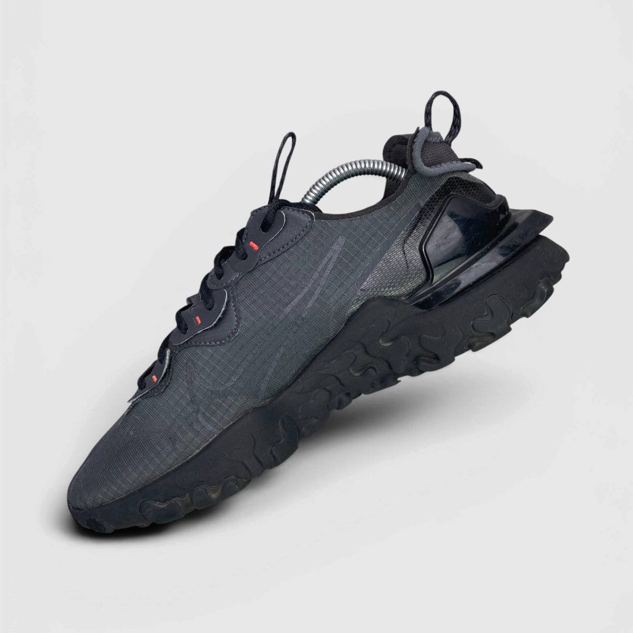 Nike React Vision Anthracite — buty sportowe męskie w bardzo dobrym stanie rozmiar 44, boczny profil, prawa strona