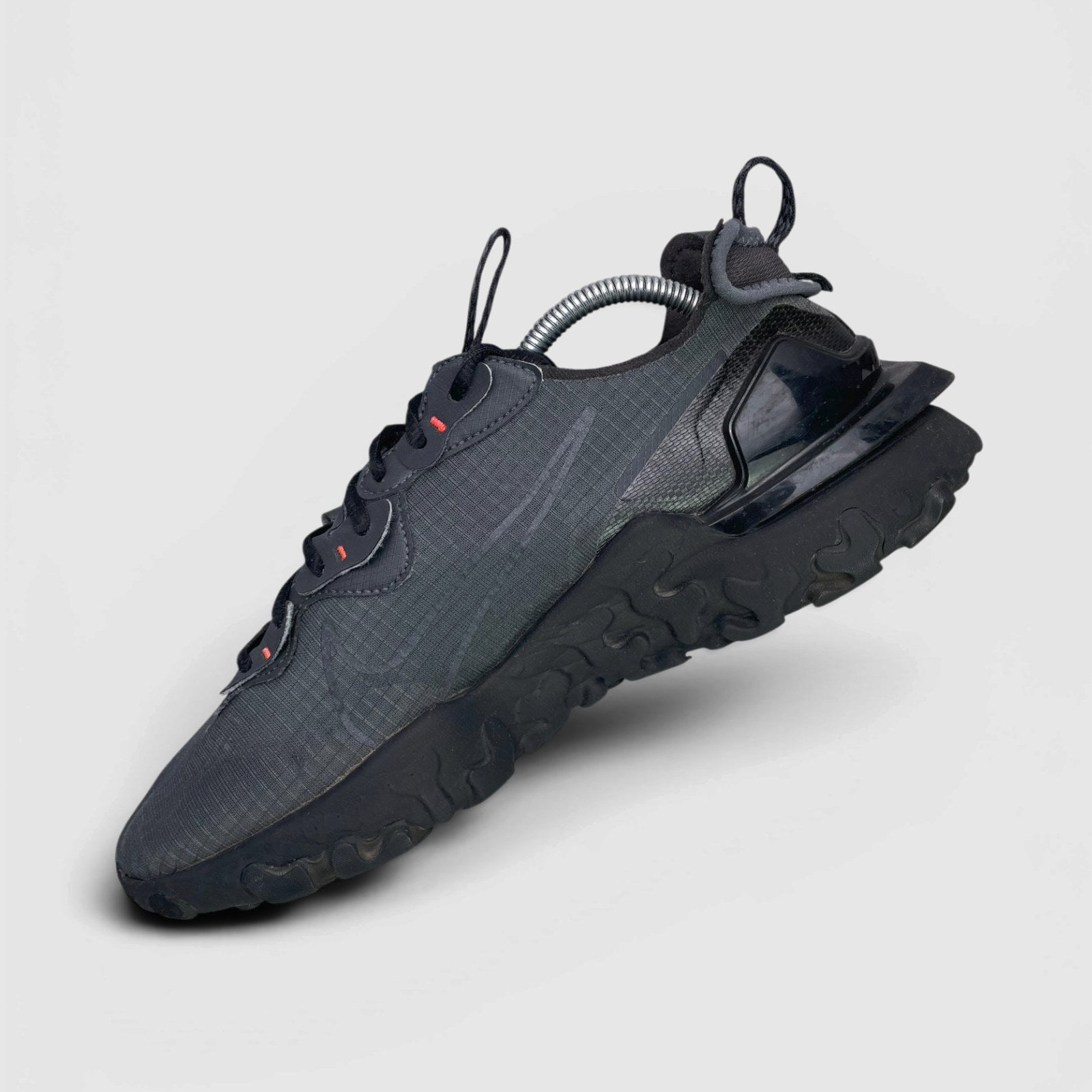 Nike React Vision Anthracite — buty sportowe męskie w bardzo dobrym stanie rozmiar 44, boczny profil, prawa strona