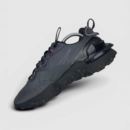 Nike React Vision Anthracite — buty sportowe męskie w bardzo dobrym stanie rozmiar 44, boczny profil, prawa strona