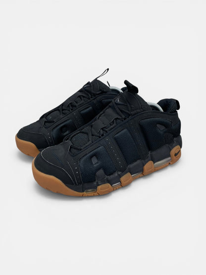 Nike Air More Uptempo Low Black Gum - buty sportowe, widok z boku
