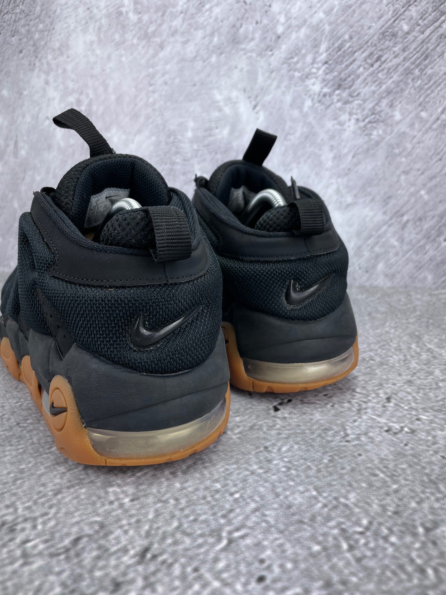 Nike Air More Uptempo Low Black Gum - buty sportowe, widok z tyłu