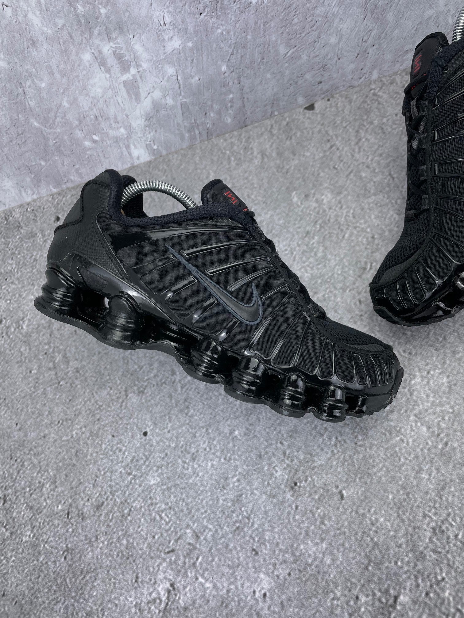 Nike Shox TL Black - buty sportowe, zewnętrzny panel lewego buta