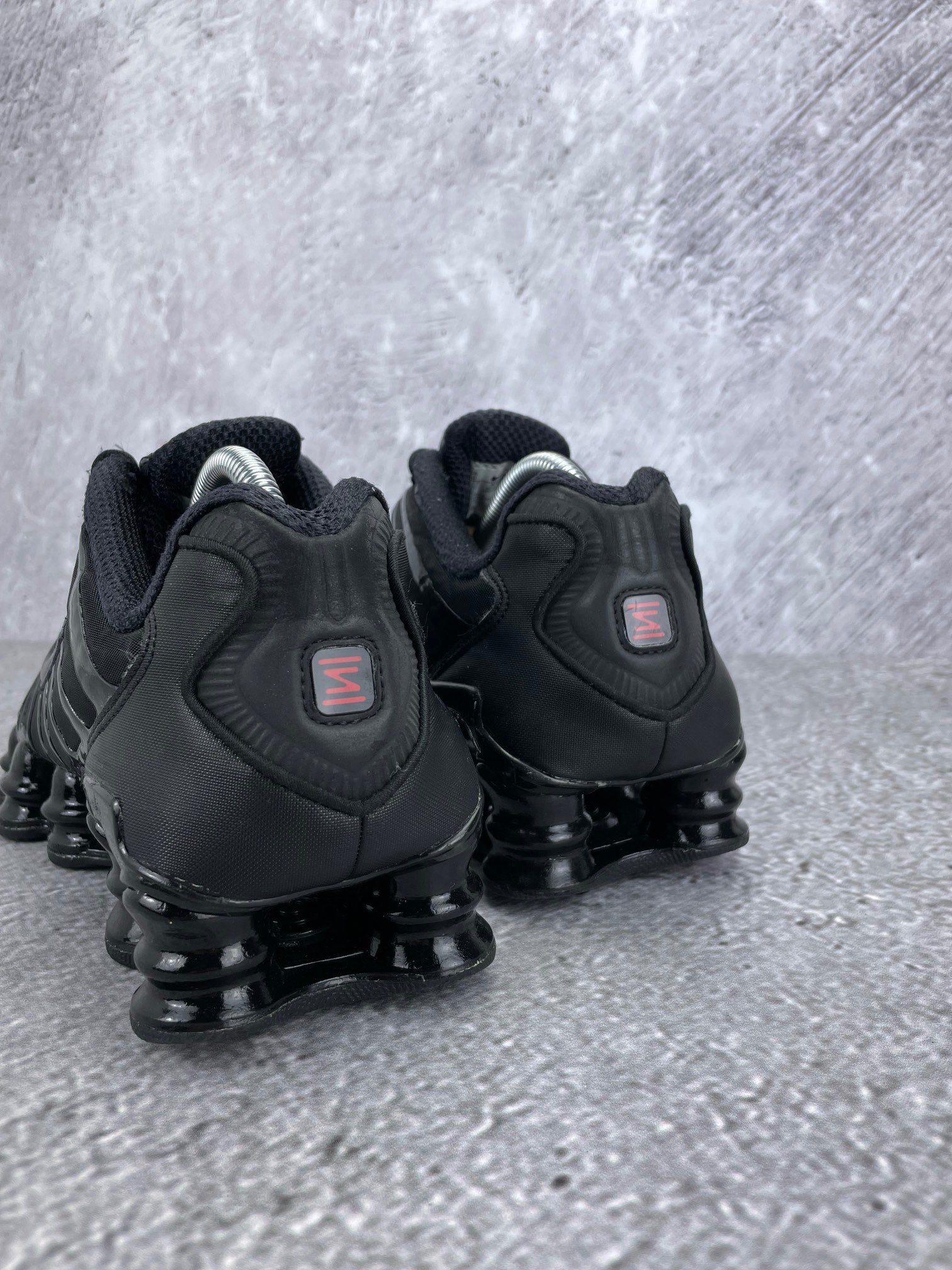 Nike Shox TL Black - buty sportowe, widok z tyłu