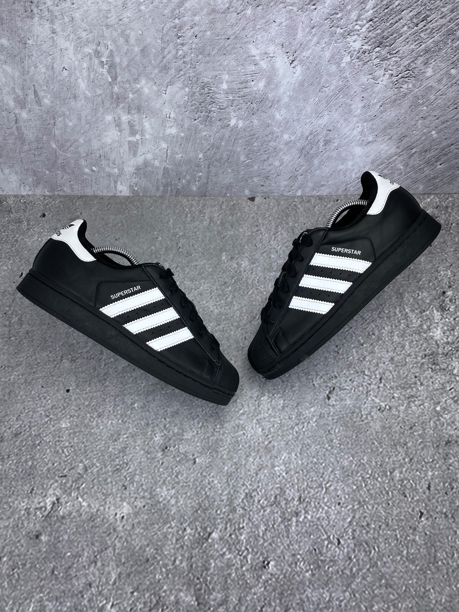 adidas Superstar II Black White - buty sportowe, widok z góry na zewnętrzną stronę butów