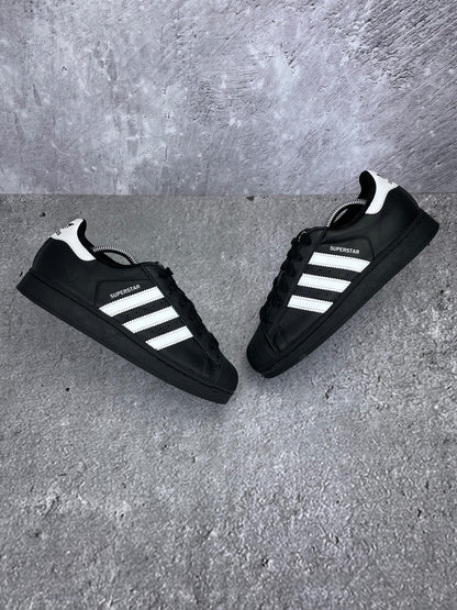 adidas Superstar II Black White - buty sportowe, widok z góry na zewnętrzną stronę butów